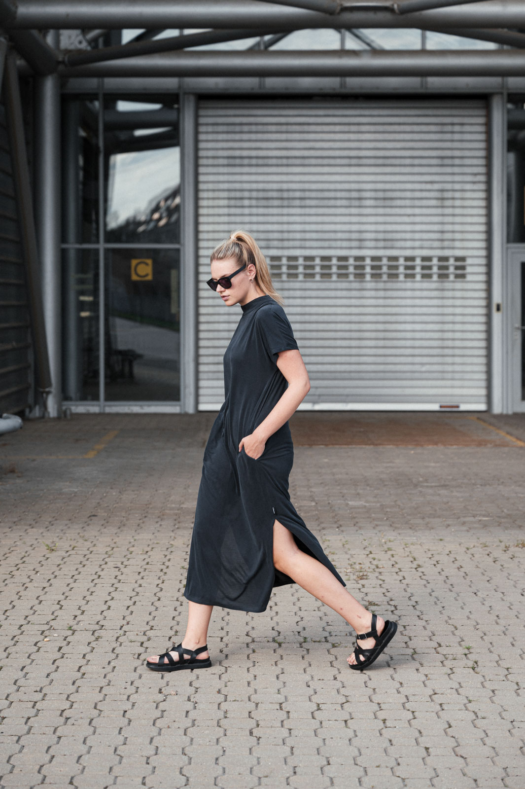 Dresses & skirts Thina black