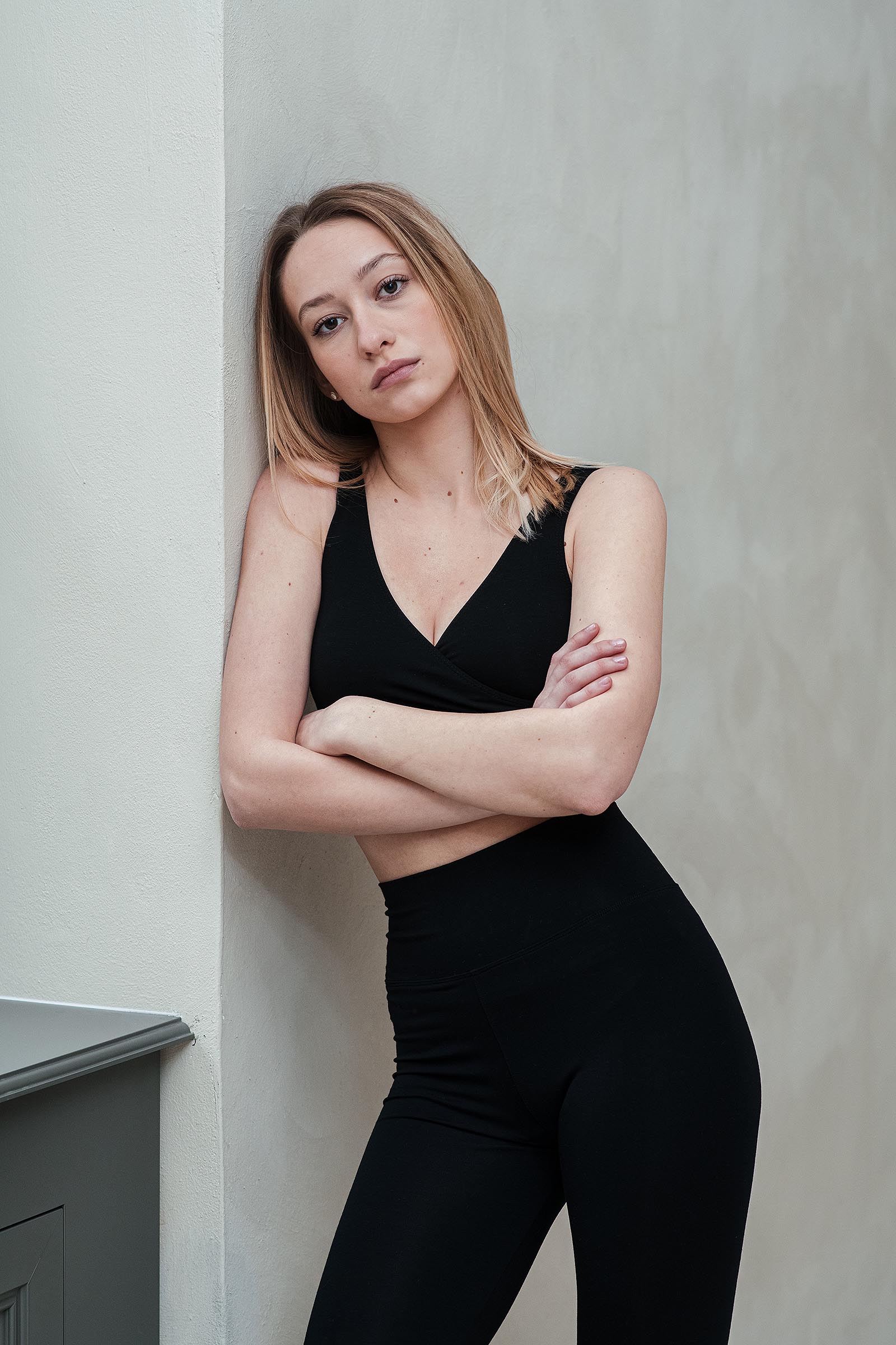 autorsk legny Abida black