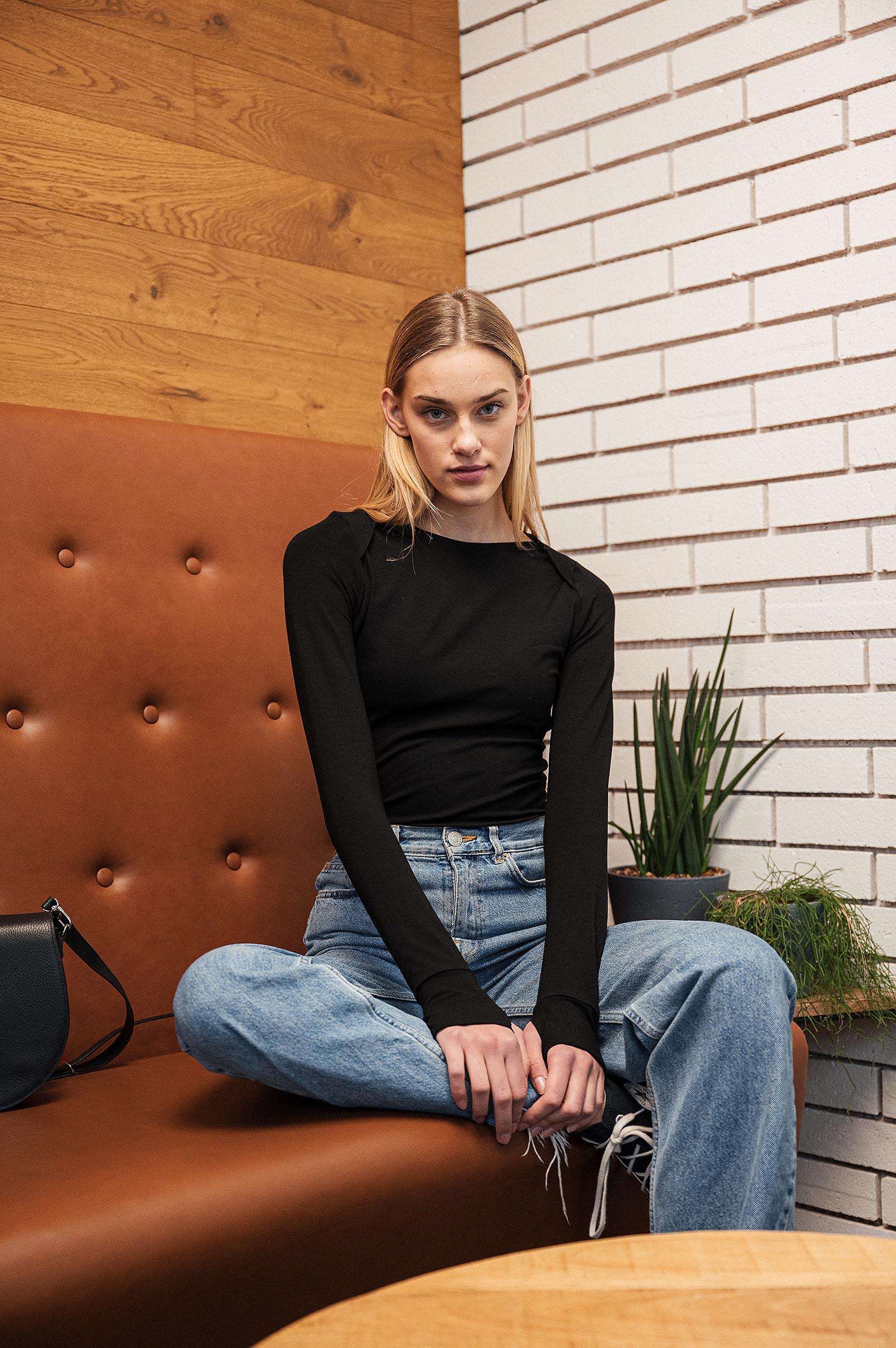 t-shirt and shirt Lotta black