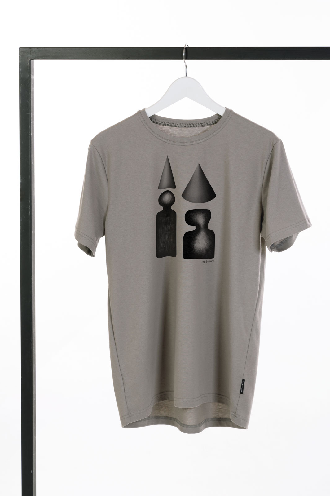 men t-shirt Heads sand