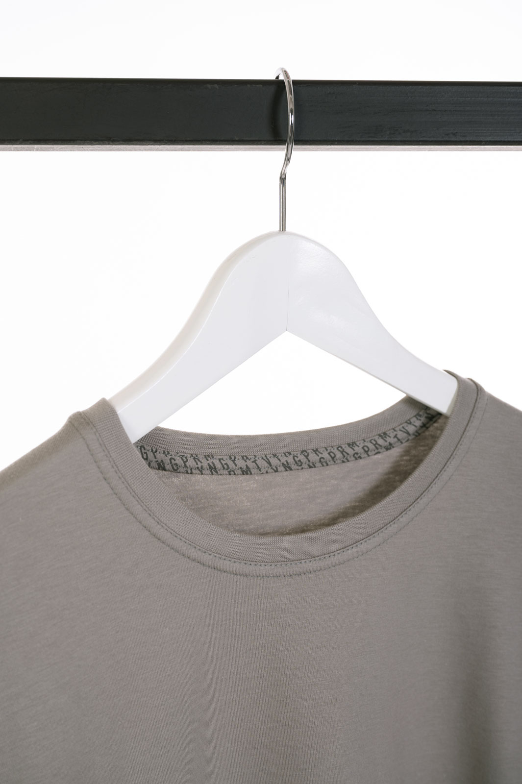 men t-shirt Heads sand