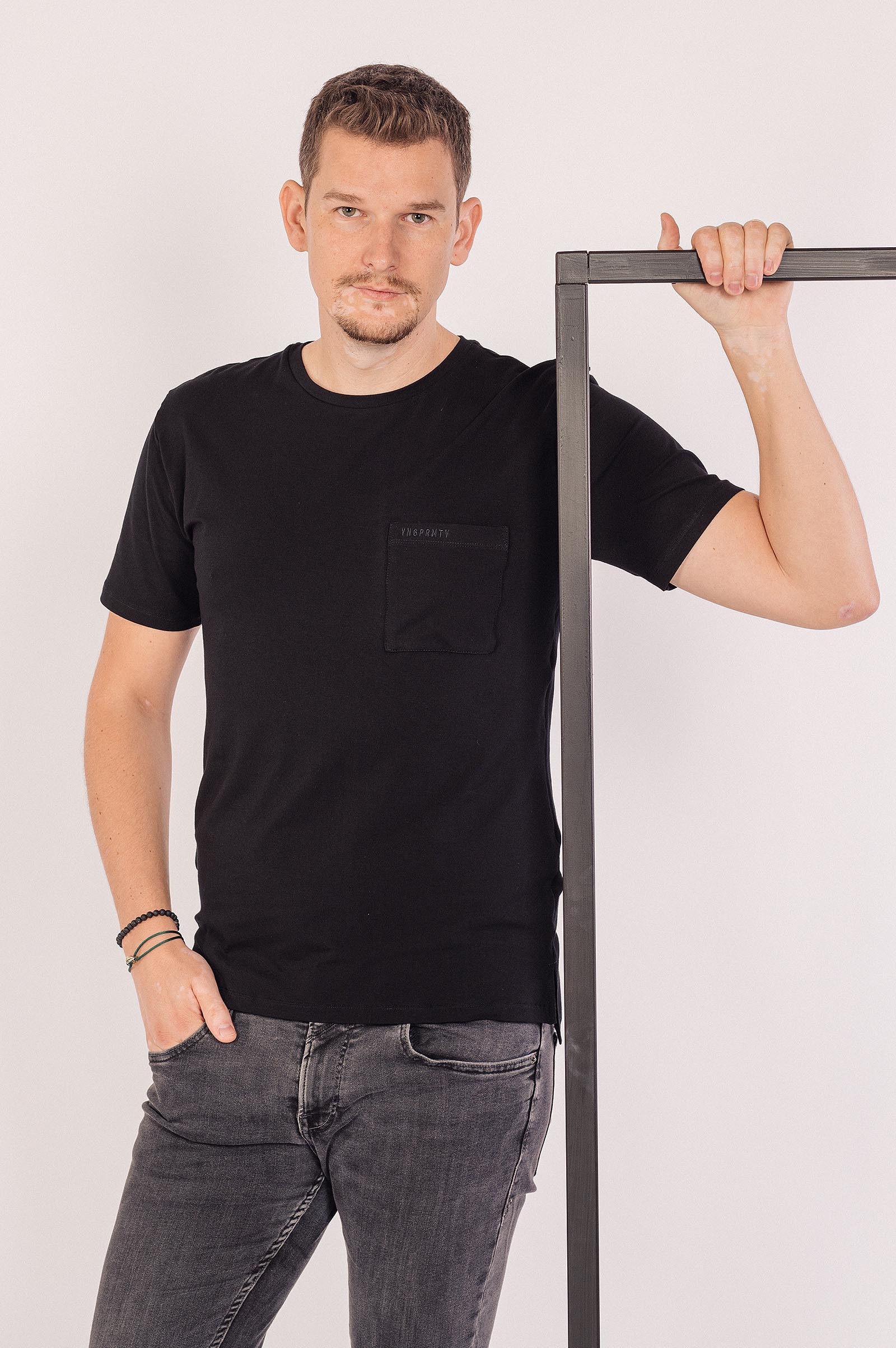 men t-shirt Franc black