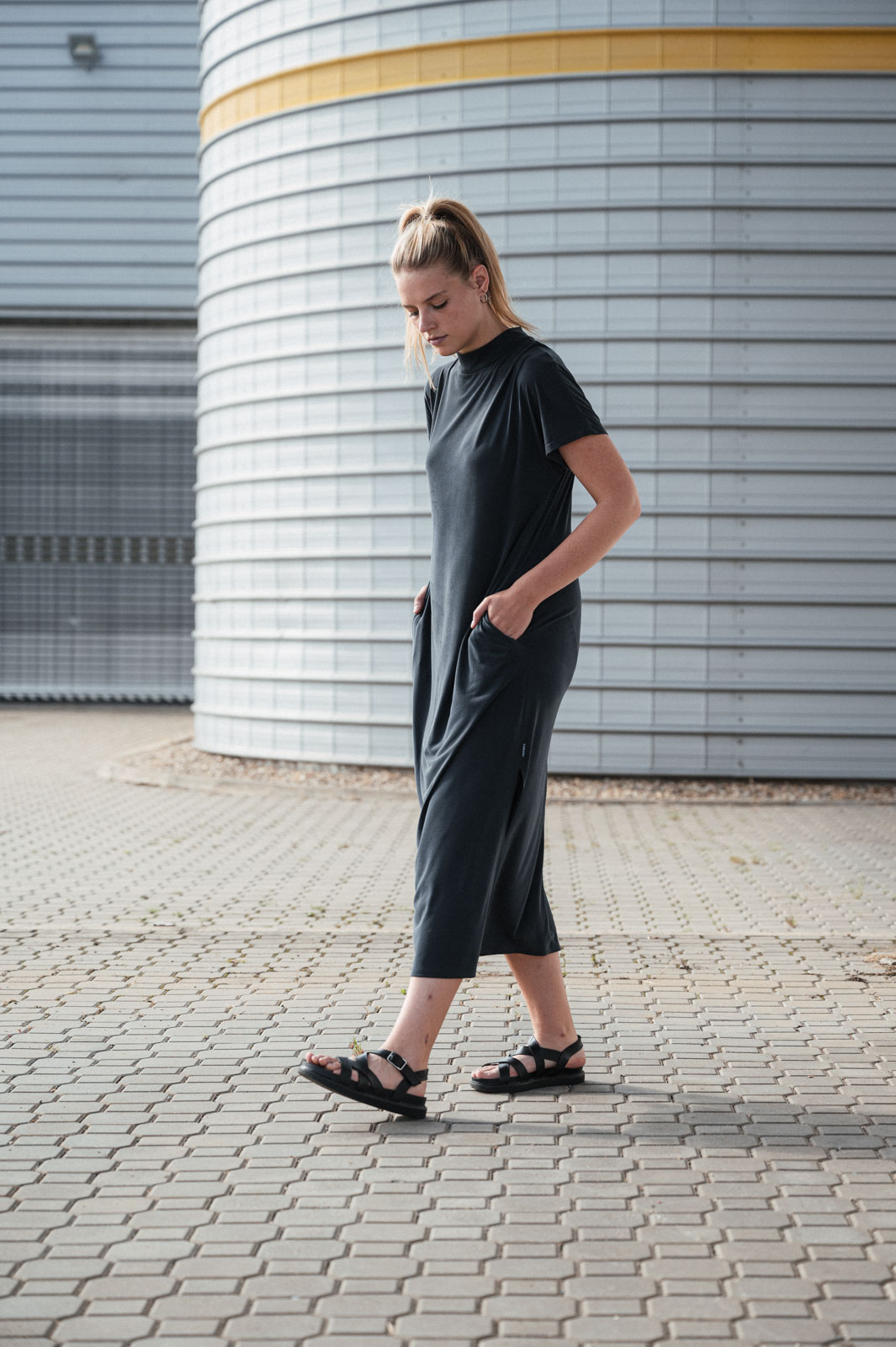 Dresses & skirts Thina black