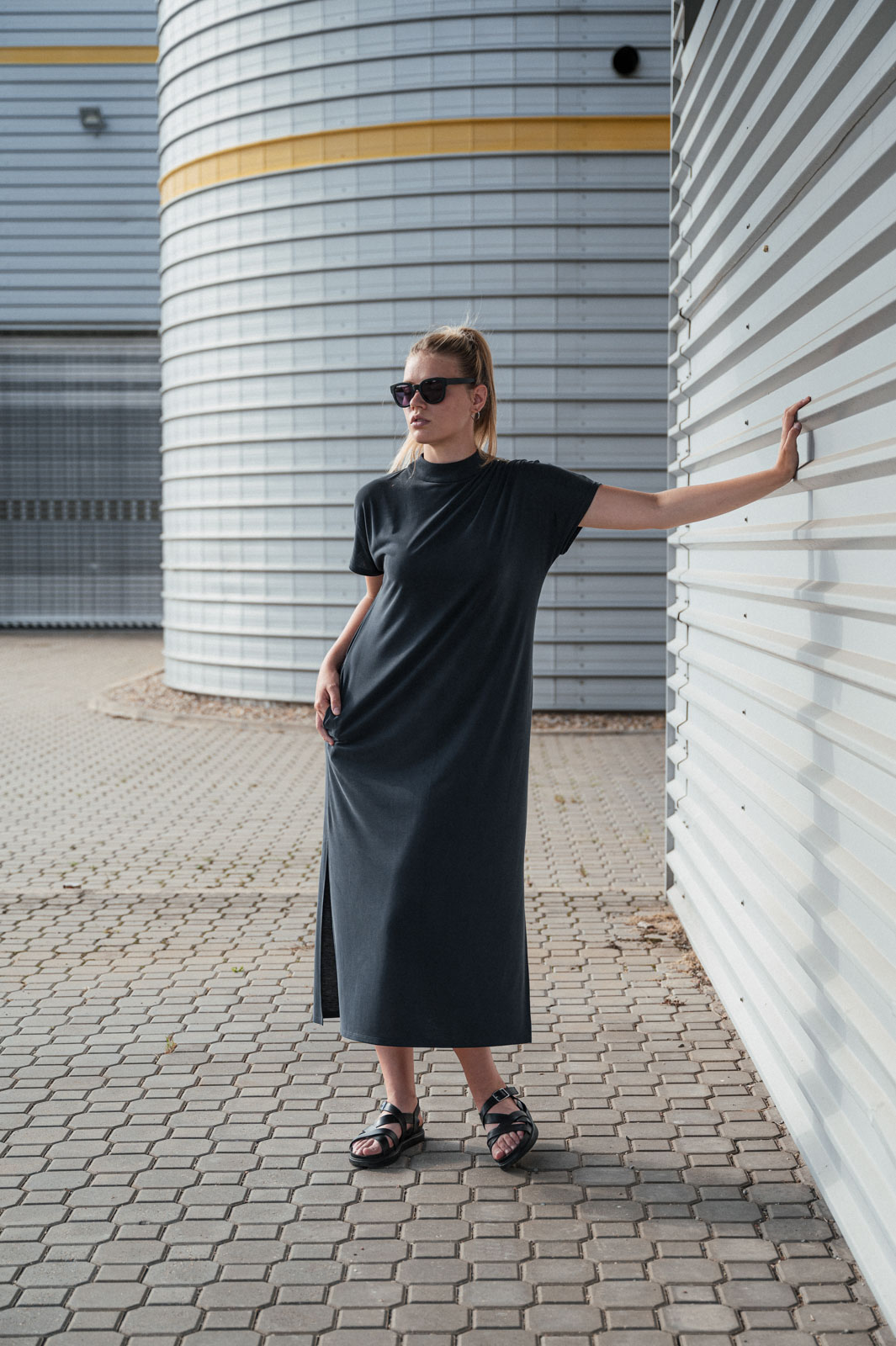 Dresses & skirts Thina black