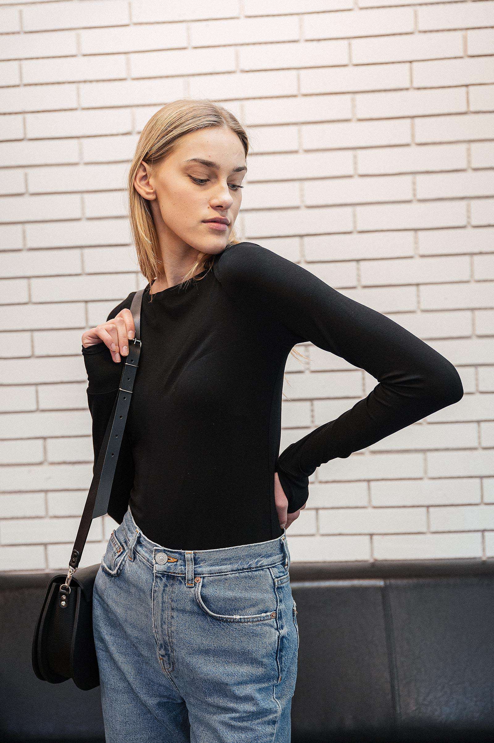 t-shirt and shirt Lotta black