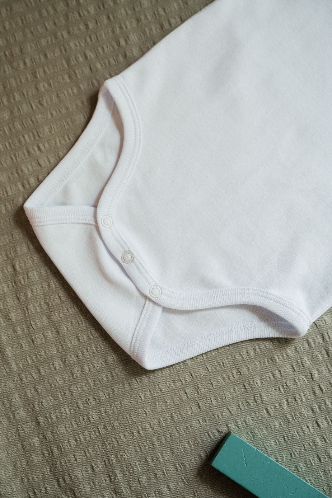 kids body Ctrl+v white