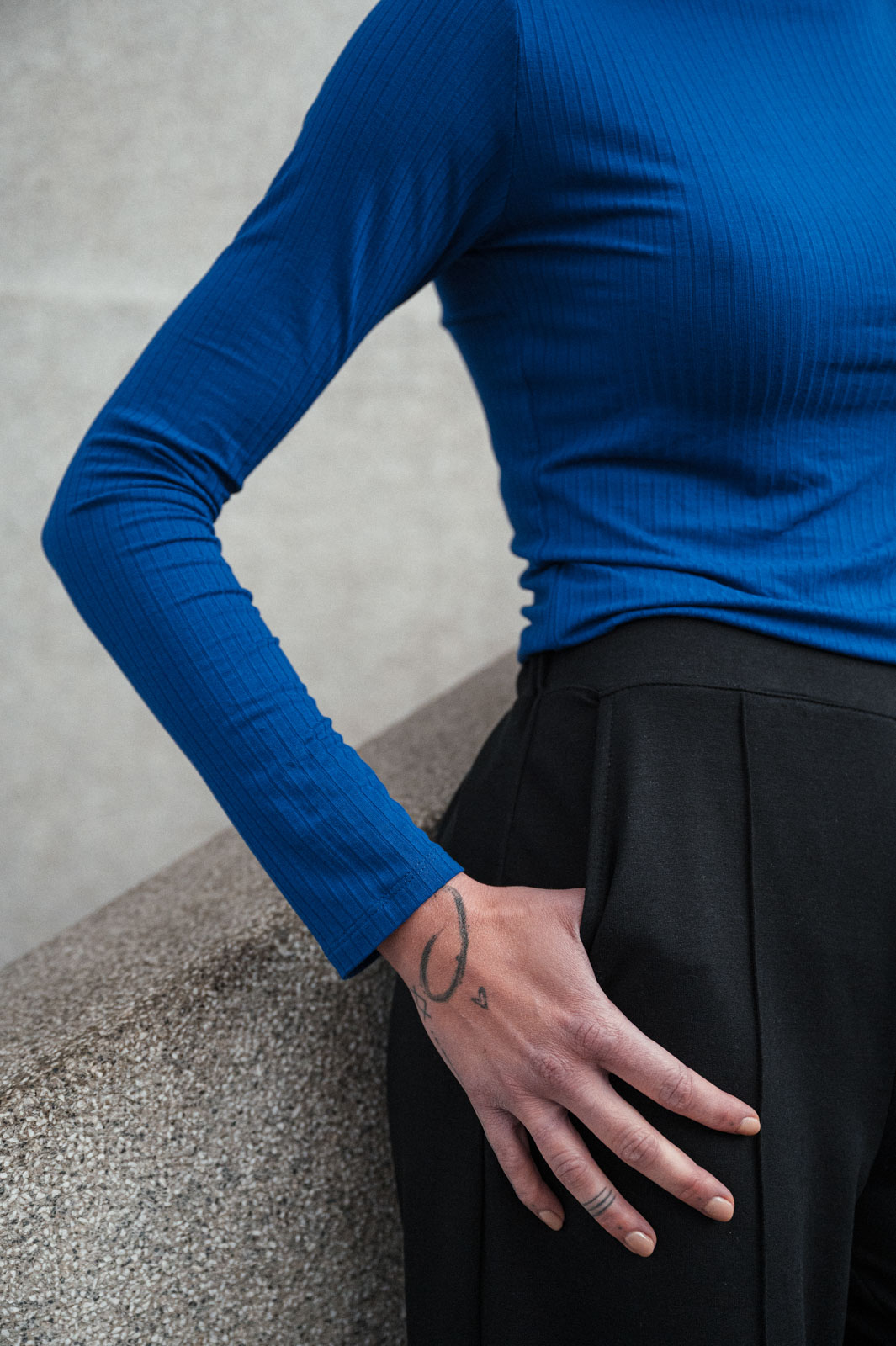 Basic Alma electric blue rib