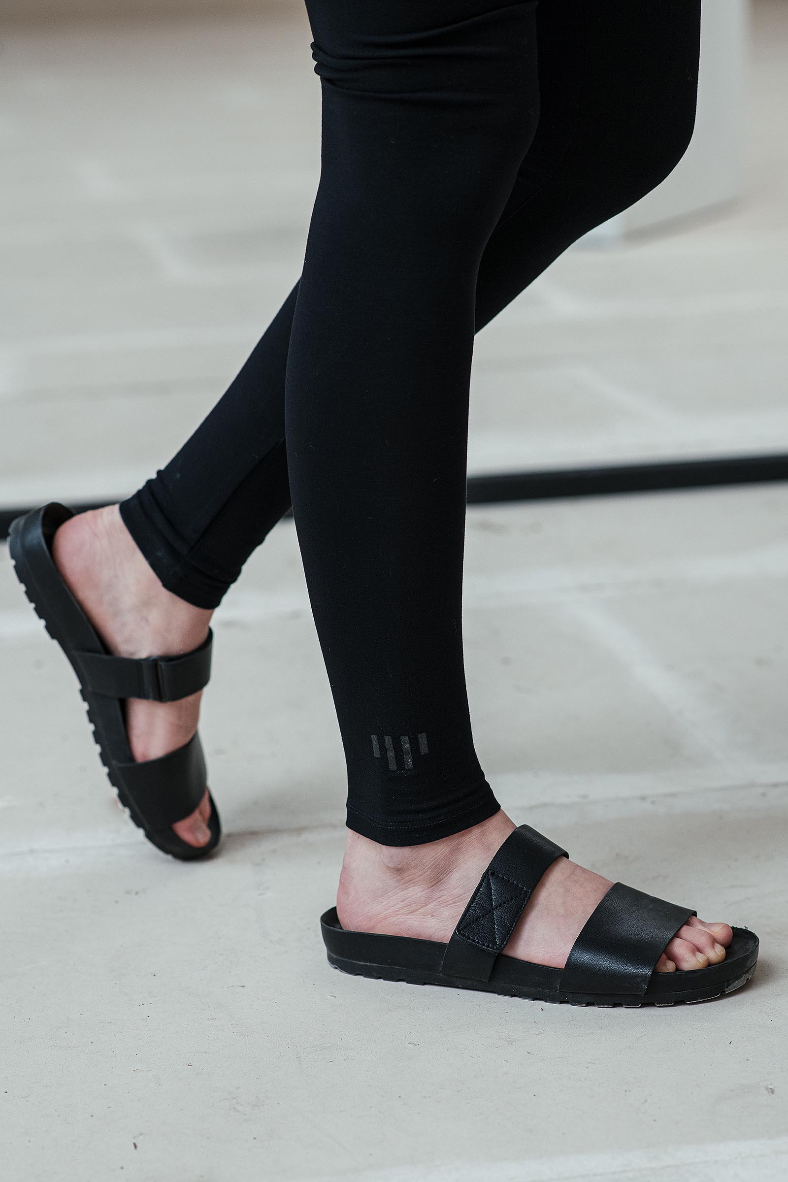 autorsk legny Abida black