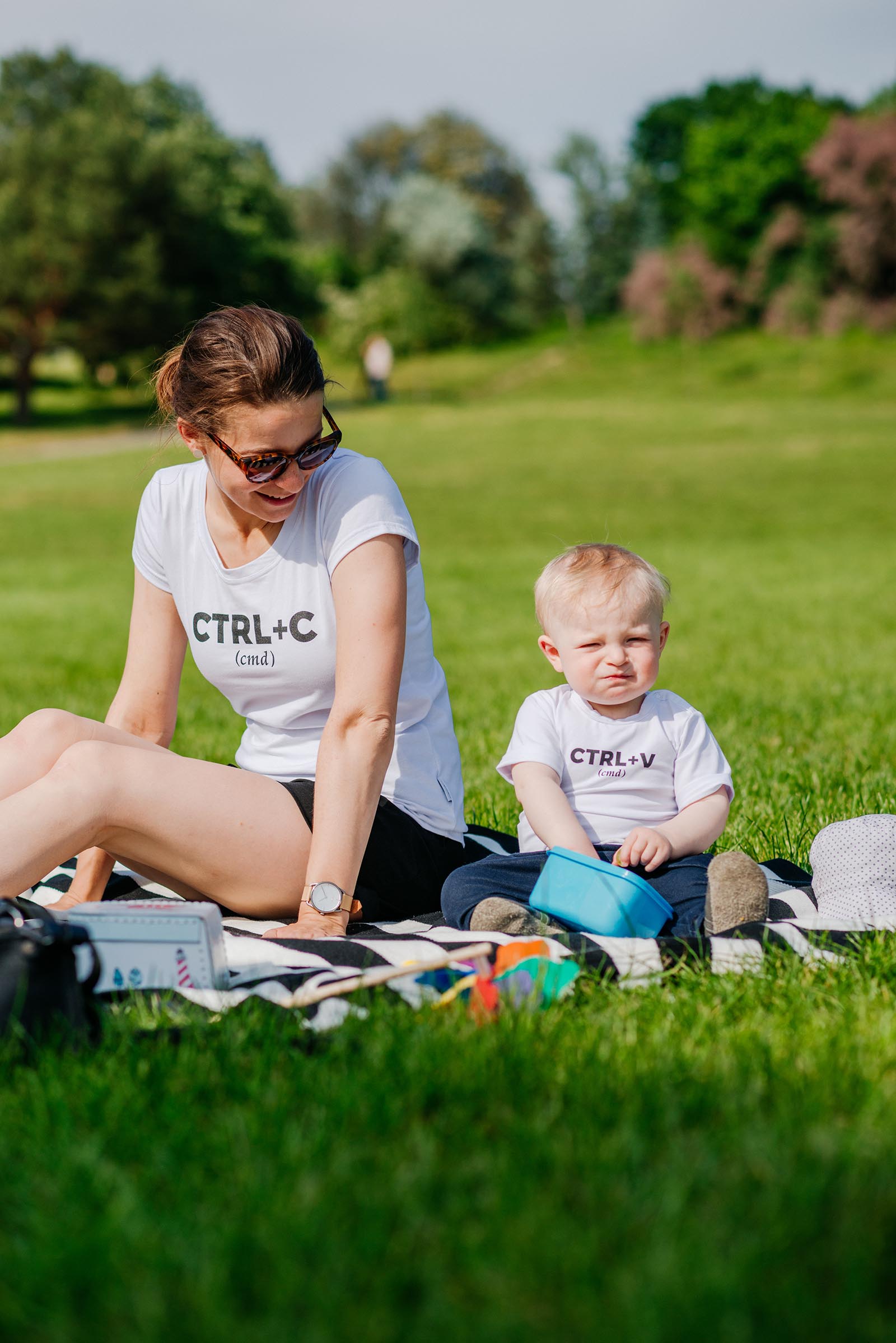 Tees ctrl+cw white