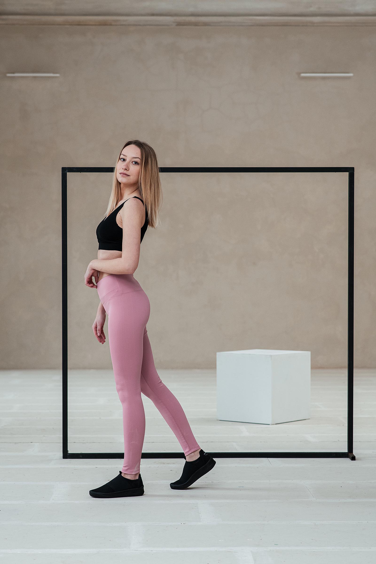 funkn legny Leah pink