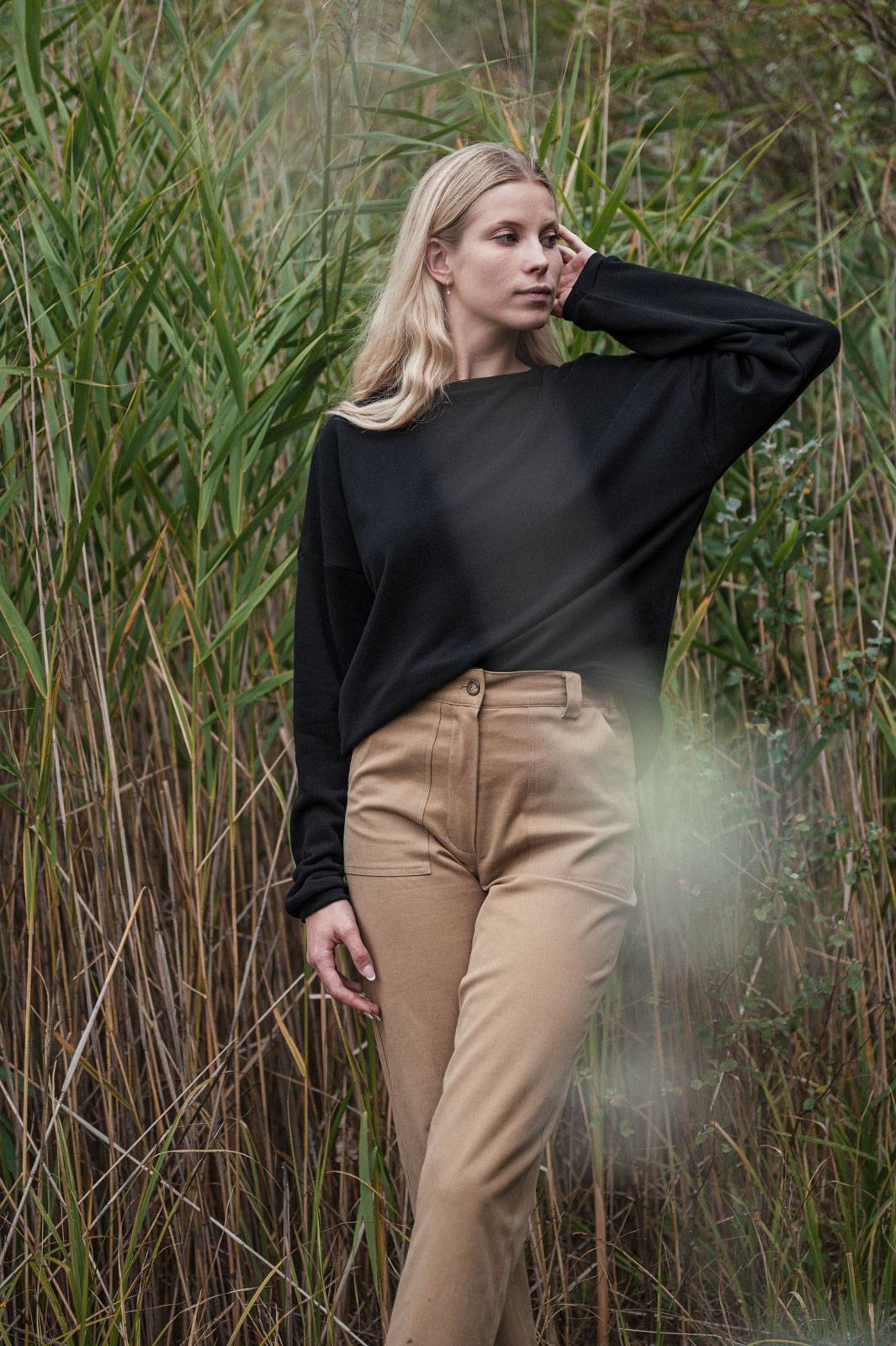 sweatshirt and sweathers Saga black