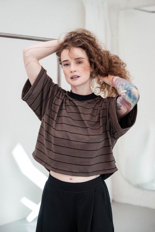 Tri�ka Lara chocco/black stripe