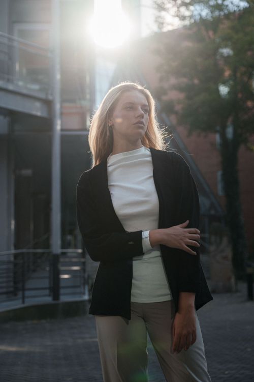 sweatshirt and sweathers Neha black