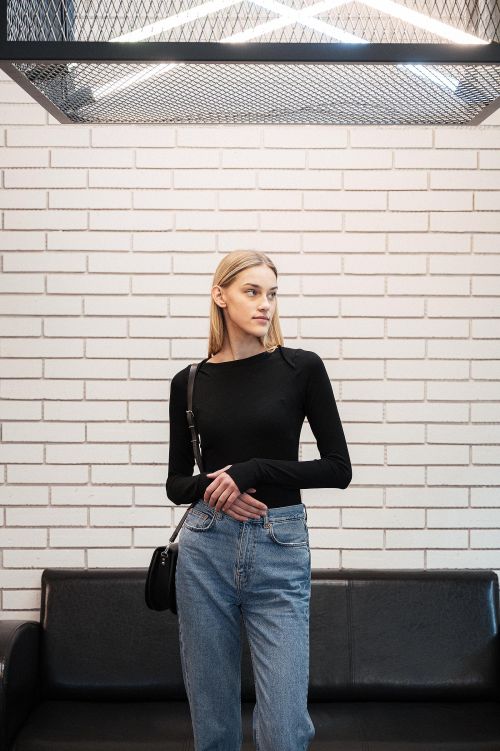Tops Lotta black